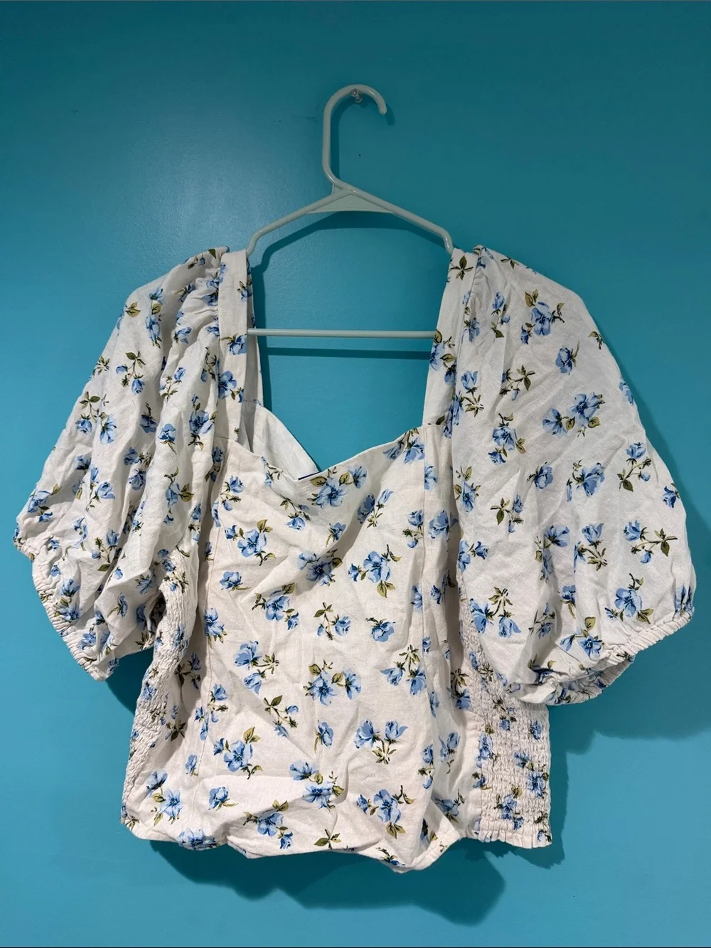 Old Navy White Floral Puff-Sleeve Button Front Top